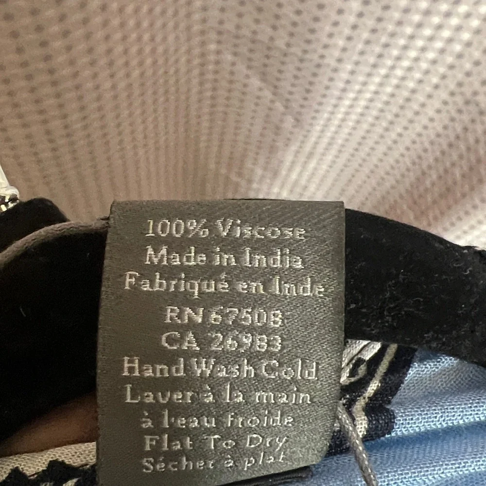 Vince Camuto Blue Banana Topper